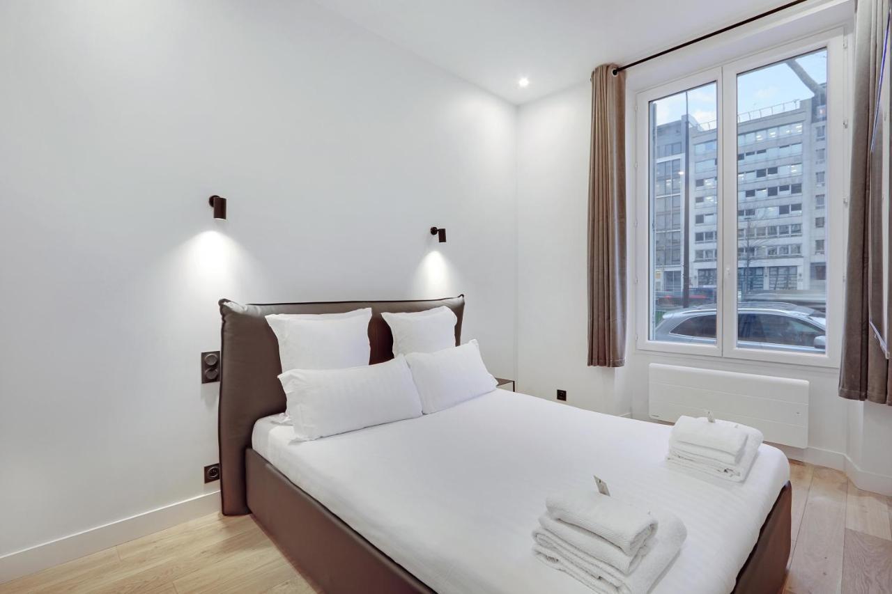 Pick A Flat'S Apartment In Neuilly Sur Seine - Avenue Charles De Gaulle Bagian luar foto